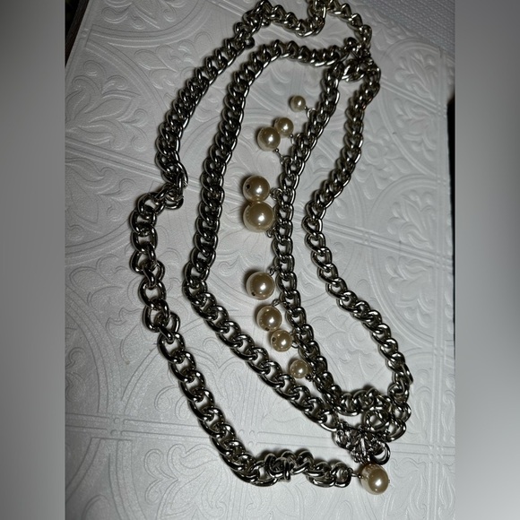 Women Chunky Chain Belt with Faux Pearl Dangles Silver Tone Triple Chain Front - Picture 4 of 8